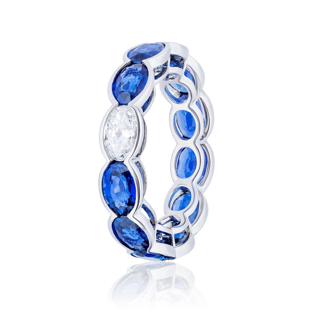 SAPPHIRE AND DIAMOND BAND, 7.26 CARATS